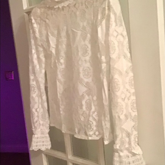 Beautiful white lace vintage look top - Picture 3 of 5